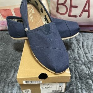 TOMS CLASSIC NAVY Canvas shoe
